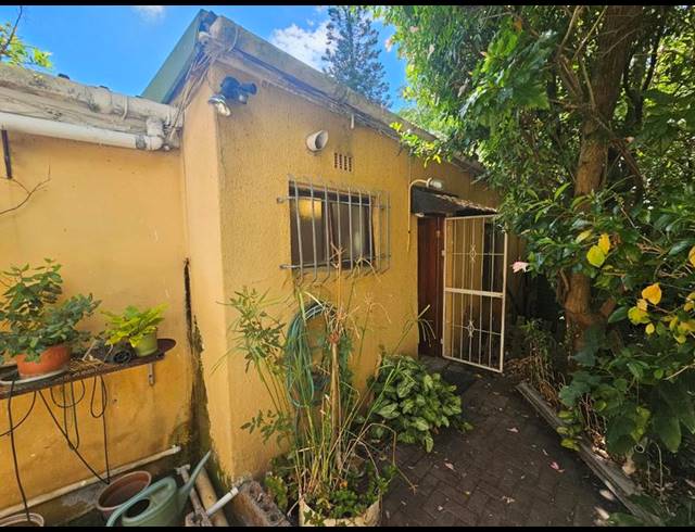 1 BEDROOM PROPERTY TO RENT IN RONDEBOSCH